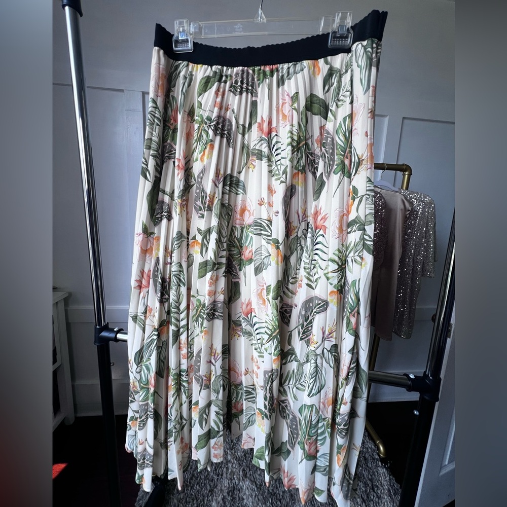 Floral Pleated Skirt